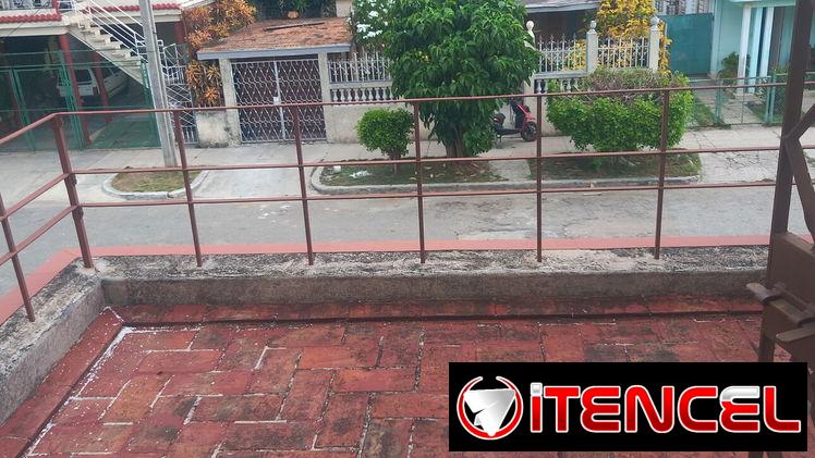 Casa ind 2 plantas de placa en Sevillano, 4/4 2B 2 terrazas garaje carport patio cementado pasillos laterales Negociable