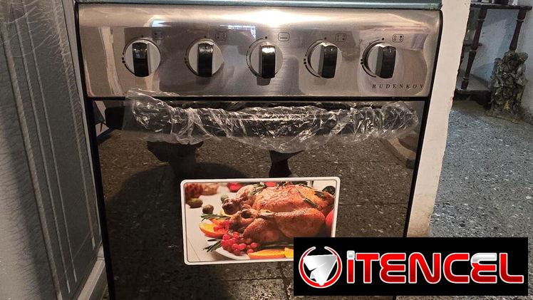 Cocina Rudenkov con magneto y tapa de cristal Trae la parrila y la bandeja Precio: 230 usd Garantía: 1 mes