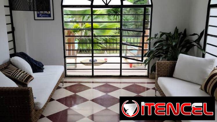 Casa colonial de 2 niveles amplia en Miramar