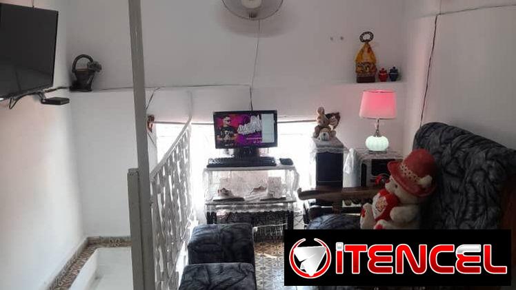 Venta de casa en Regla puerta de calle