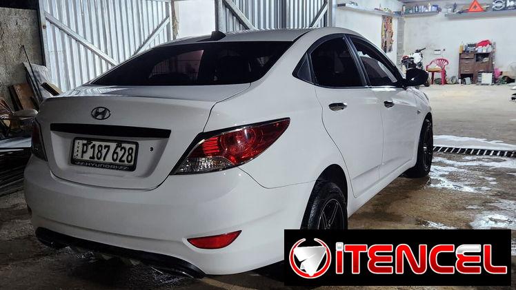 Vendo o negocio Hyundai hacen 2014, acabado de pintar
