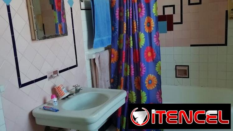 Excepcional palacete en venta en La Víbora con 7 cuartos!!! Oportunidad de inversión!!