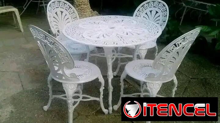 Mesa de aluminio para patios o terrazas