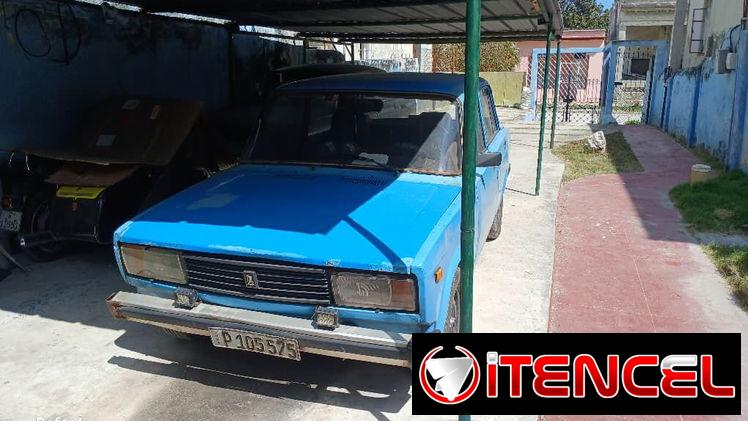 Lada 2105.