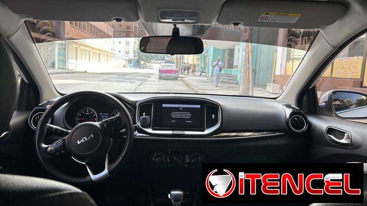 Se renta por día Kia Stonic 2024