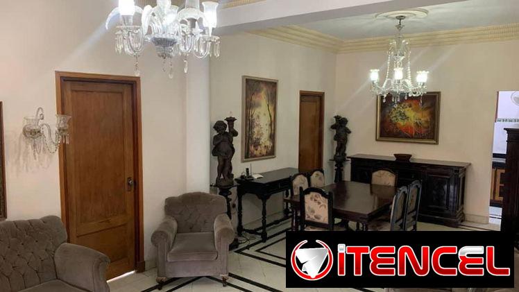 🏡 COD.Z ALQUILER EN EL VEDADO: APARTAMENTO INDEPENDIENTE CON  2 CUARTOS
