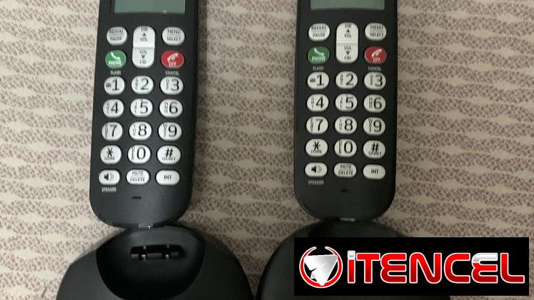 Teléfonos inalámbricos con sus bases