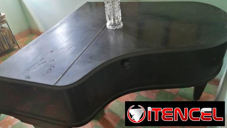 Piano de cola antiguo