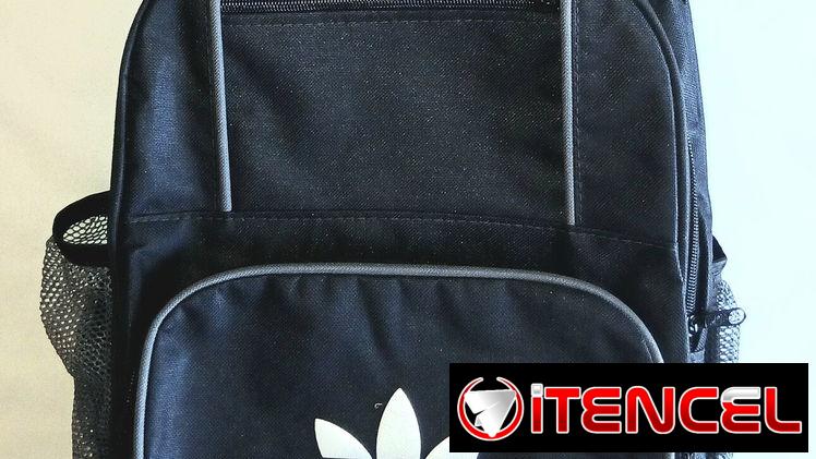 Se vende mochila negra nueva estilo Adidas 🖤