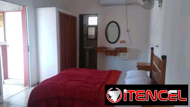 RENTA DE APTO DE UNA HABITACIÓN SIN PISCINA A 3 CUADRAS DE LA PLAYA DE GUANABO.