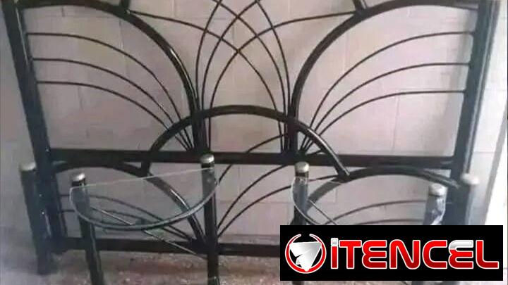 CAMAS DE TUBO modelo Cruzado con sus mesitas de noche LIBRE DE GESTORES