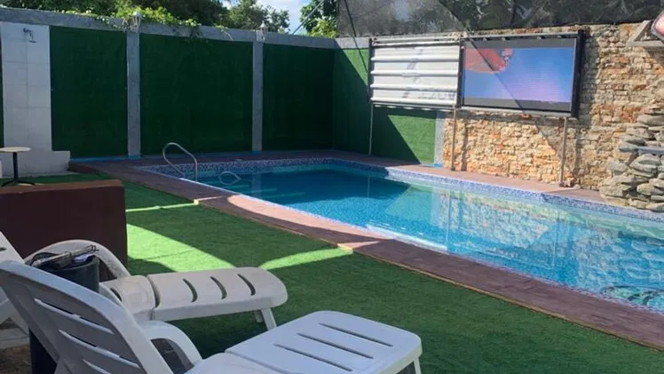 Espectacular piscina para pasadía.