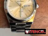 Reloj plateado marca Poedagar para hombre,