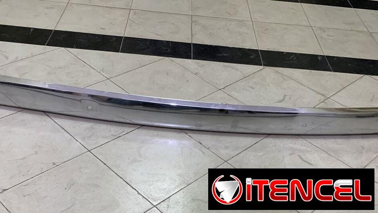 Defensa delantera de auto. Niquelada. Nueva