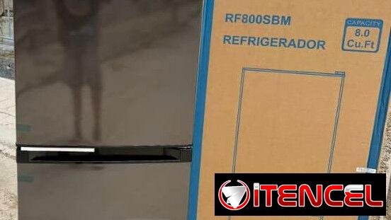 Frio Royal 8 pie no es congelación seca tiene el congelador abajo