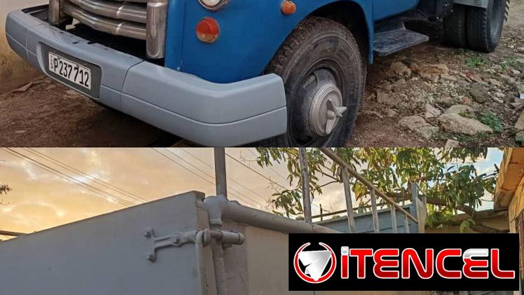 Camión para carga de muebles con estibadores , mudanzas y permutas