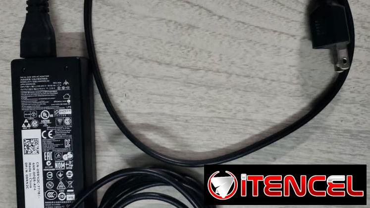 Cargador Original de Laptop DELL Inspiron 3542 de uso pero en perfecto estado de 19.5V 3.34A 65W en 20 USD