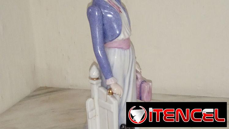Muñeca de porcelana antigua, marca porcelana Galos