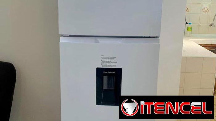 Refrigerador premium de 11.7 pies *con dispensador* *Congelación seca*  con mensajería gratis