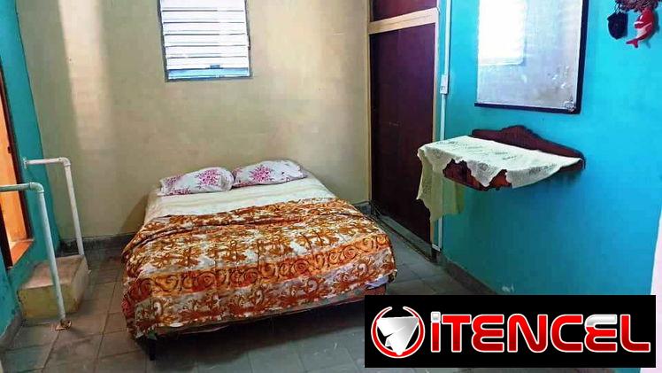 SE RENTA APTO DE 2 CUARTOS CONSTRUCCION CAPITALISTA MUY BUEN ESTADO Y BIEN UBICADO  300 USD AL MES.