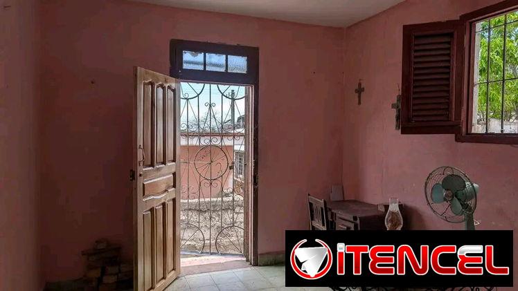 Vendo o permuto casa independiente en Guanabacoa. Cerca del centro. Placa libre, 68 mtros2..