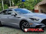 Vendo o negocio  yhunday Sonata 2023 Limited con techo de crsital motor 2.5