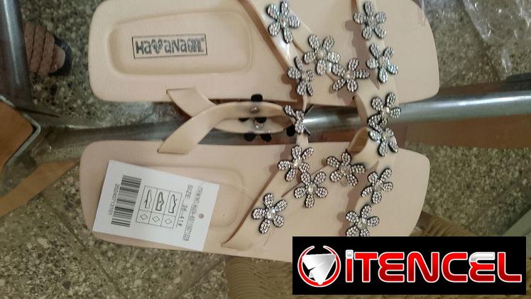 Sandalias engomadas