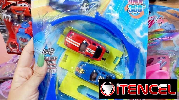 Carritos de juguetes con pista
