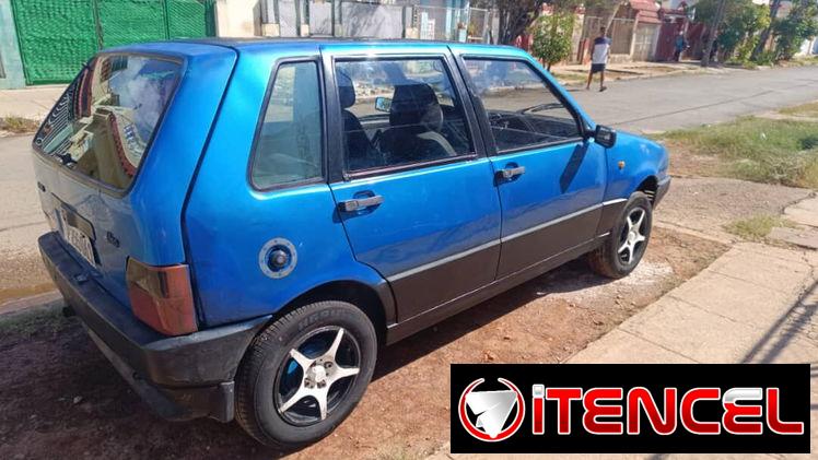 Fiat uno italiano de 1999, certifico en mano, motor 1.4 de gasolina, pago en USD