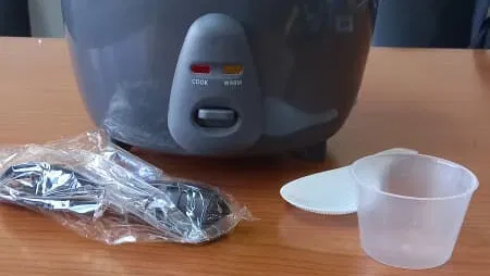 58296067  *OLLA ARROCERA 1.8L ROYAL * *Precio: 30 USD* Garantia: 30 días