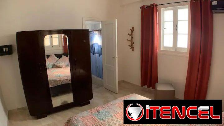 APTO PRIVADO en el vedado. PLAZA. DE una habitación climatizada(NO SE VA LA CORRIENTE).54026428