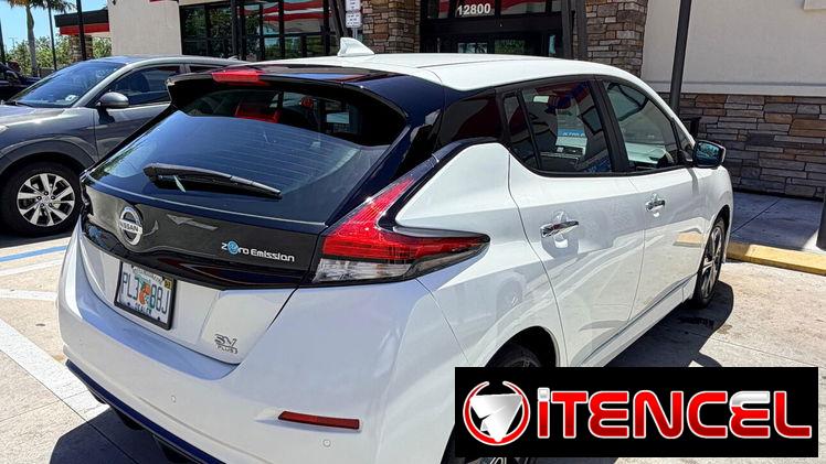 Vendo o negocio Nissan leaf eléctrico, 2022 hace 400 km por carga