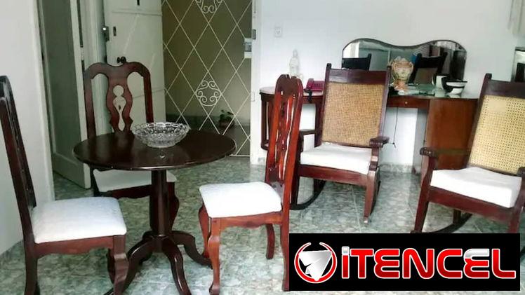 Casa tradicional cubana en el Vedado ,renta por días o corto tiempo a cubanos y extranjeros