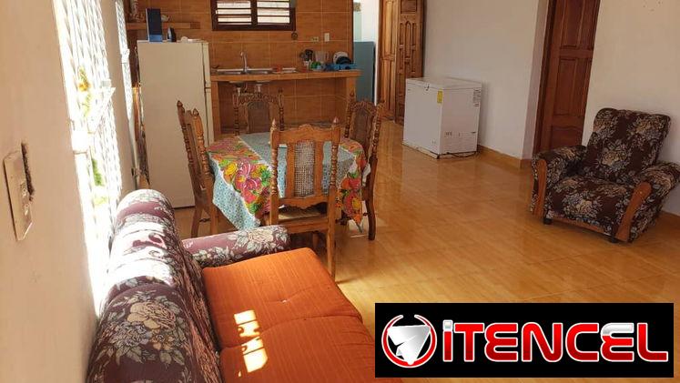 SE RENTA CASA DE 3 HABITACIONES EN GUANABO A 5 CUADRAS DE LA PLAYA CON PISCINA 58858577