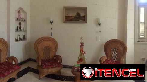Se vende casa de 2 plantas en La Víbora.