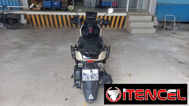 🏍️ Moto- Modelo: Scooters Tank  de Gasolina Cilindrada: 200 CC