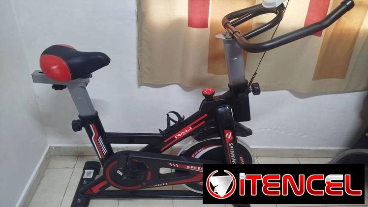 Medio mes de uso, bicicleta de spinning para hacer cardio