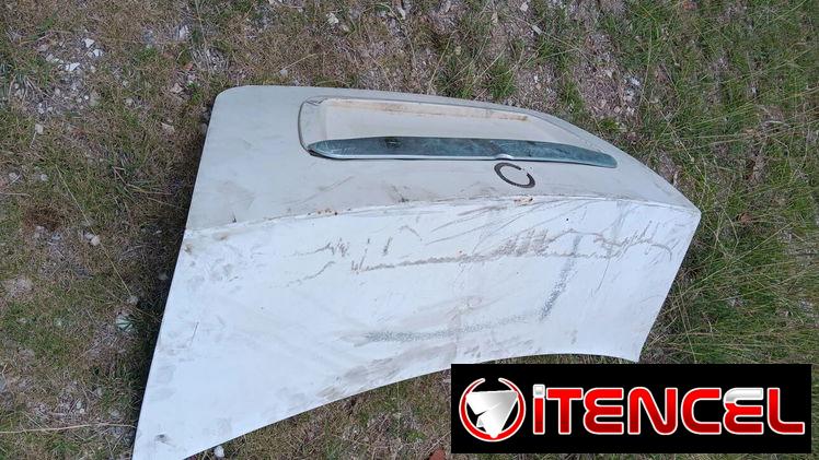 Tapa de maletero de Geely CK y farol derecho trasero