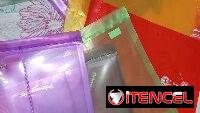 Se venden carpetas para guardar documentos con diferentes formatos hasta oficio. Tamaño largo 36.9cm y ancho 25.5cmm