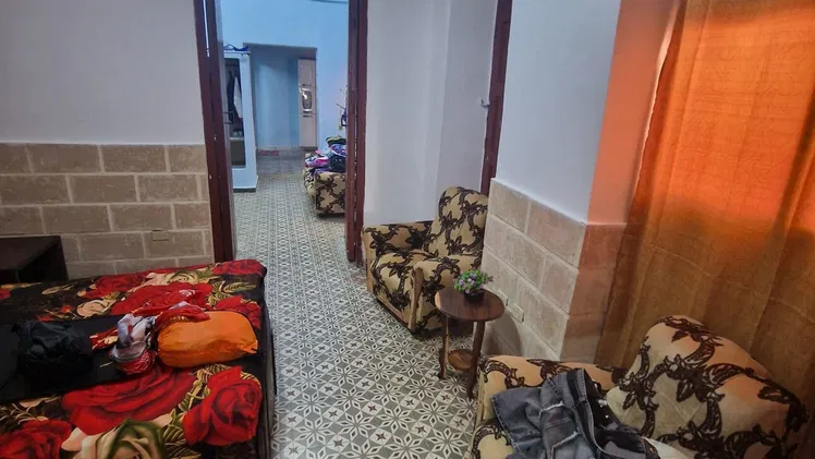 VENTA Casa Colonial 1870 en Habana Vieja · 3 cuartos · 98m² · Techos 5.70m · Reparada · $49,000 USD