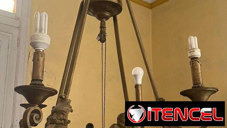 Vendo muebles antiguos y objetos antiguos decorativos