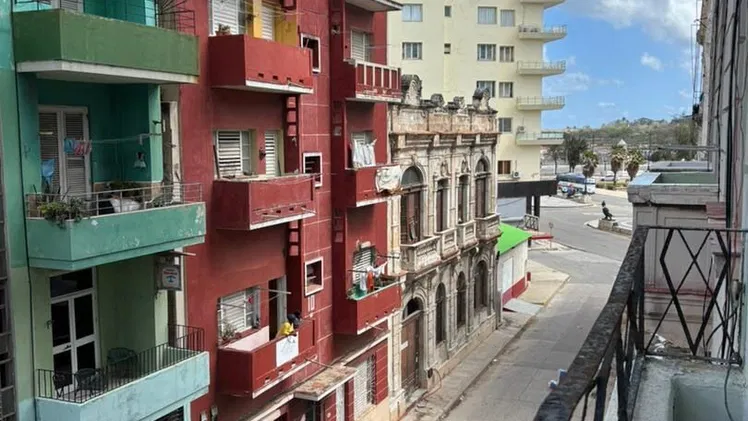 LR6 🏢 Apartamento en Prado y Malecón – Inversión Turística