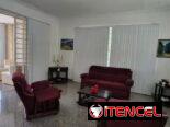 Alquiler de casa en Playa de dos habitaciones con piscina. Disponible para renta lineal