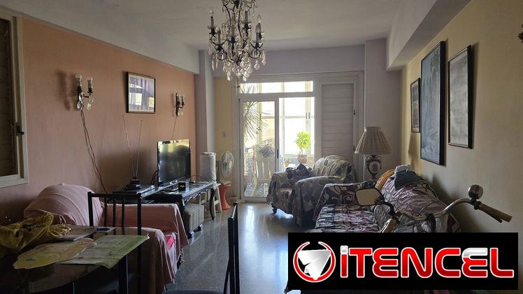 Vedado 75 mil negociables apt 2 ctos y medio 2 baños garaje