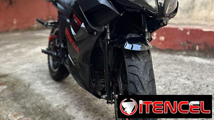 Moto Eléctrica + 2 Cascos Integrales + Accesorios