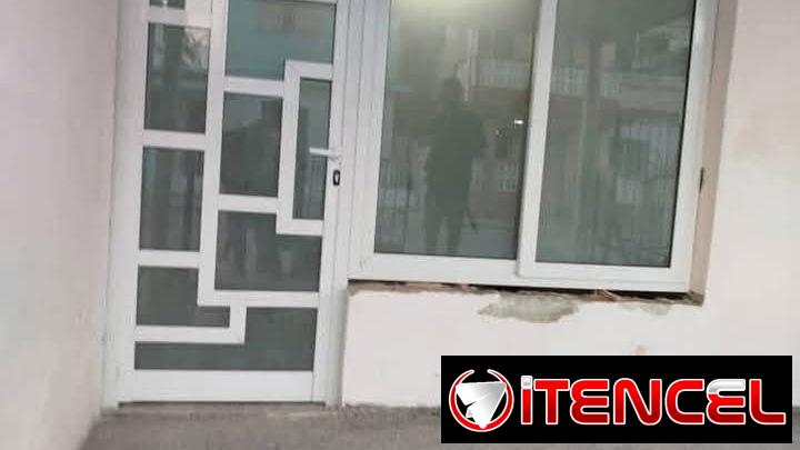 Ventanas y puertas de aluminio. Bajos de meseta ect