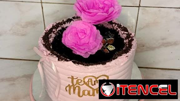 56145826En Sueños de Azúcar transformamos cada ocasión en un momento especial con pasteles y postres personalizados 🎂🍰