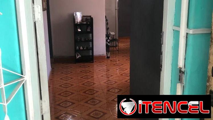 VENDO GRAN APARTAMENTO CAPITALISTA DE LOS 50 (EN BAJOS) CON GARAJE