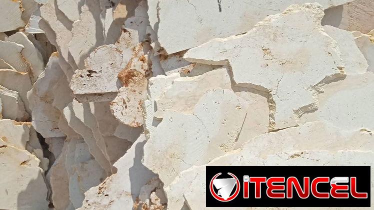 Tengo enchapes de piedras naturales para la humedad y el embellecimiento de su hogar
