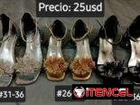 Zapatos de niña. Elegantes zapatos para las princesas de casa.